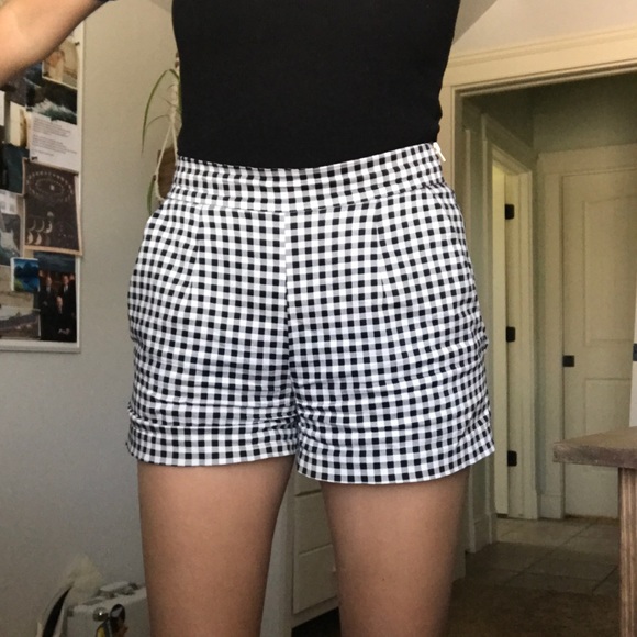 Forever 21 Pants - pleated high waisted gingham checked shorts!